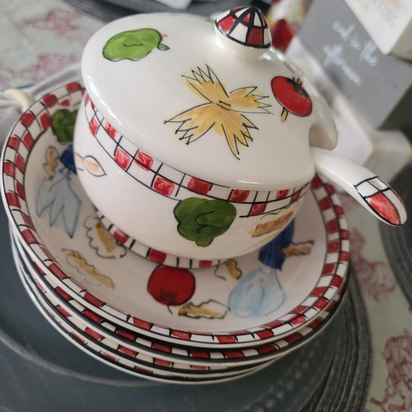 Tabletops pasta bowls with cheese bowl and dipping bowls - Picture 2 of 10